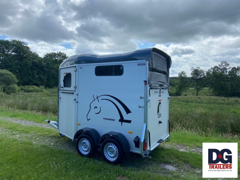 Cheval Liberte Touring Country Double Horse Trailer with Saddle Room in Iron Grey - Image 12